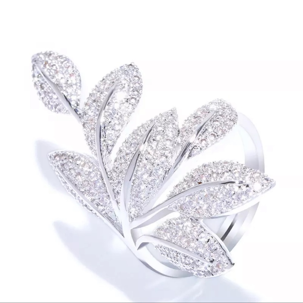 Beautiful Leaf Statement Ring - Picture 4 of 6